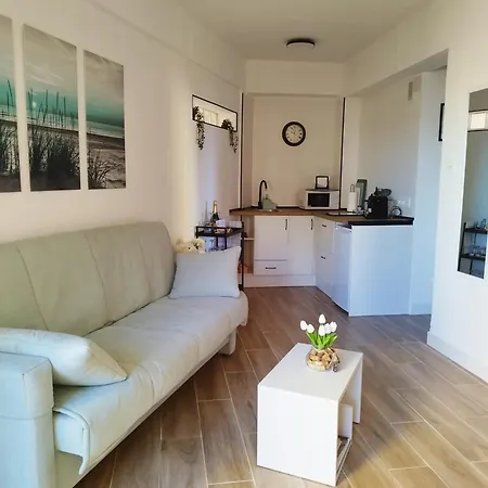 Amazing Front Sea View Studio. Centre